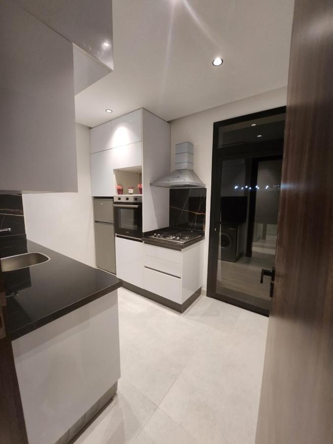 Modern Luxury Retreat: 2-Bedroom Apartment In The Heart Of Marrakech Марракеш Екстер'єр фото