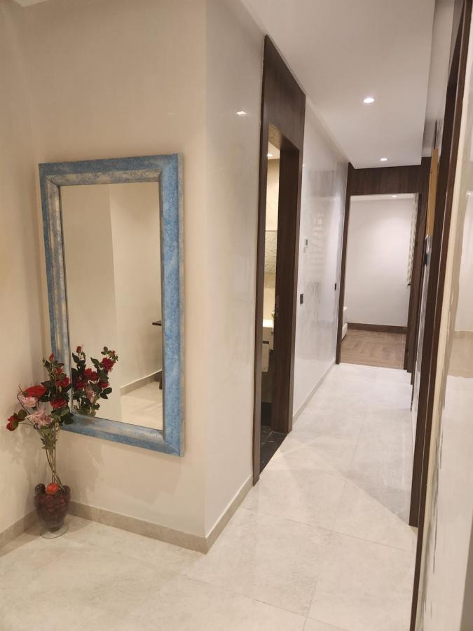 Modern Luxury Retreat: 2-Bedroom Apartment In The Heart Of Marrakech Марракеш Екстер'єр фото