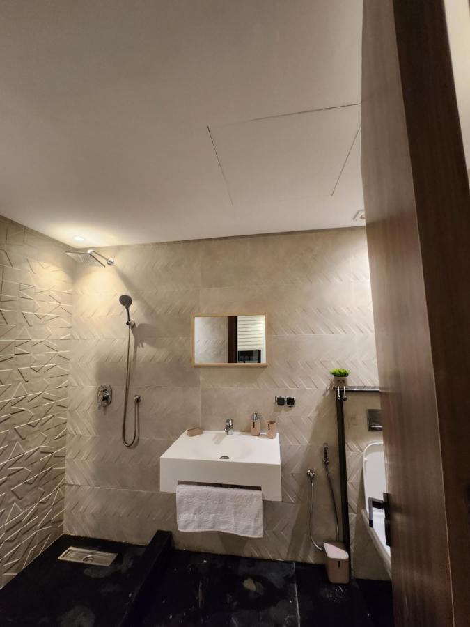 Modern Luxury Retreat: 2-Bedroom Apartment In The Heart Of Marrakech Марракеш Екстер'єр фото