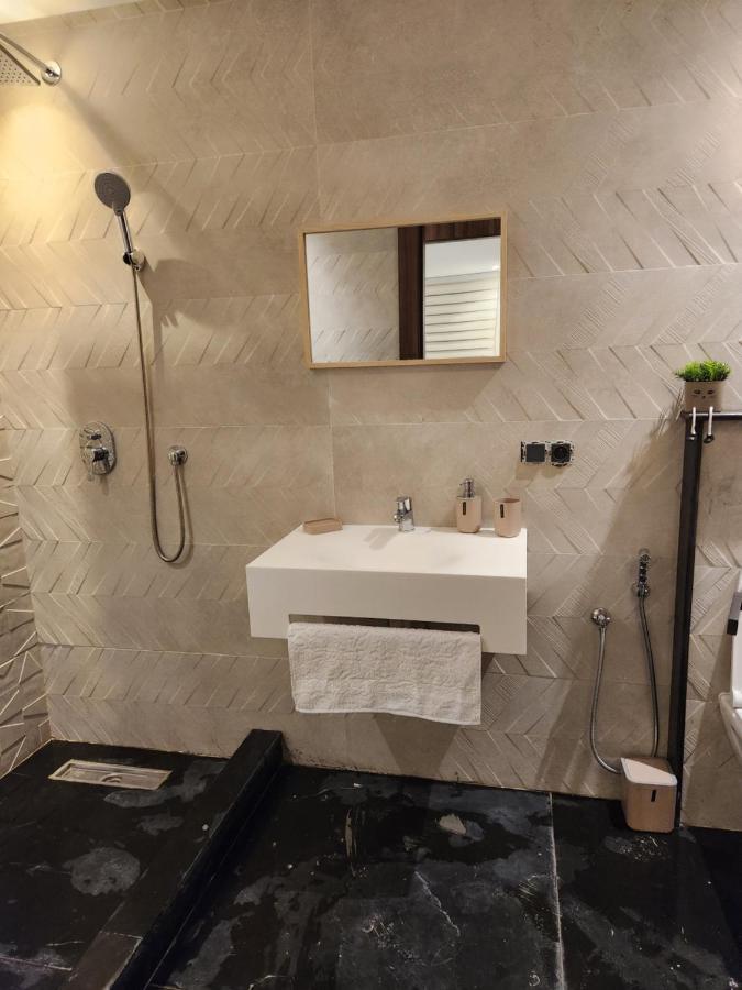 Modern Luxury Retreat: 2-Bedroom Apartment In The Heart Of Marrakech Марракеш Екстер'єр фото